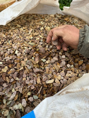 Златолит персиковый декоративная каменная крошка купить в Александровске