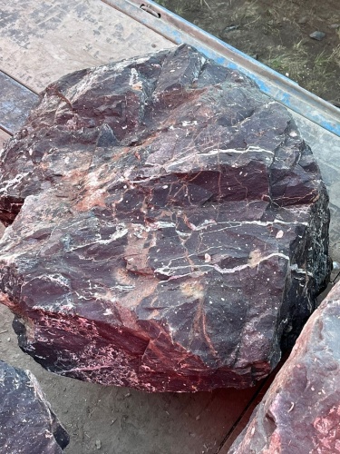 Камни для ландшафтного дизайна красно-фиолетовые 10-60 килограмм купить в Александровске