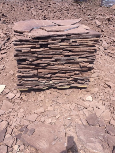 Плитняк лемезит бордовый для цоколя 1,5-2 см купить в Александровске