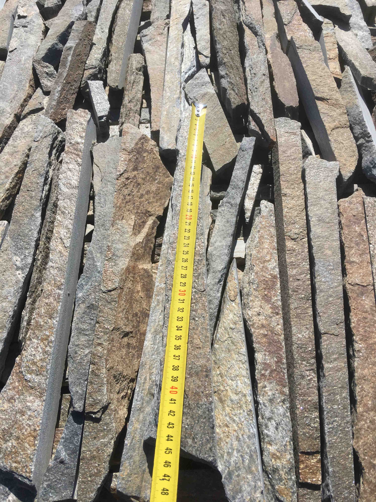 Горбушка златолит мультиколор для облицовки купить в Александровске