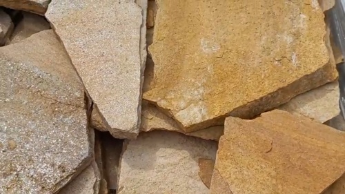 Плитняк златолит жёлтый для цоколя купить в Александровске