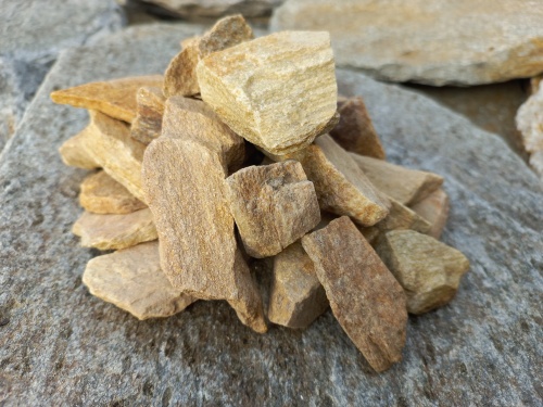 Златолит жёлтый декоративная каменная крошка купить в Александровске