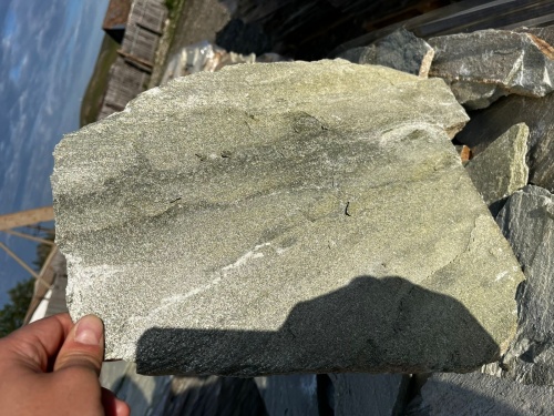 Плитняк златолит зелёный для цоколя, отмостки купить в Александровске