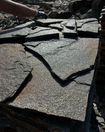 Плитняк златолит серебристый для фасада купить в Александровске