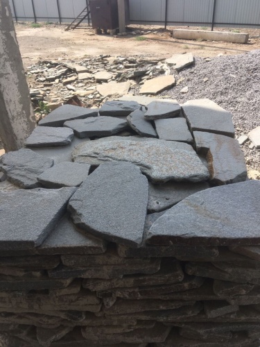 Златолит серебристый галтованный для лестниц купить в Александровске